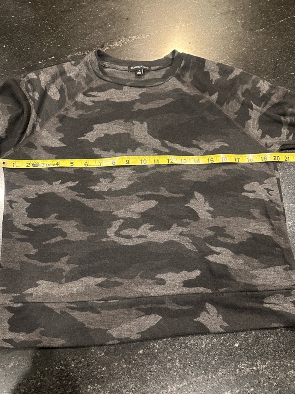 Beyond Yoga Camo Crewneck Sweatshirt Gray Size‎ Small Ultra Soft Lounge Cozy Top - Picture 8 of 13